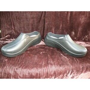 NEW by NATURAL UNIFORMS, LIGHT WEIGHT STRAPLESS CLOGS NURSING, BLACK SIZE 11 MED